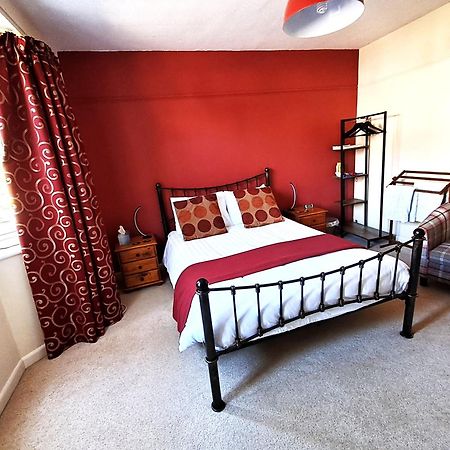 Quiet Comfortable Patcham Studio Free Parking Hallway Shared With Host Apartment Brighton Exterior photo
