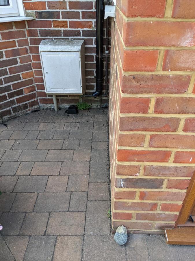 Quiet Comfortable Patcham Studio Free Parking Hallway Shared With Host Apartment Brighton Exterior photo
