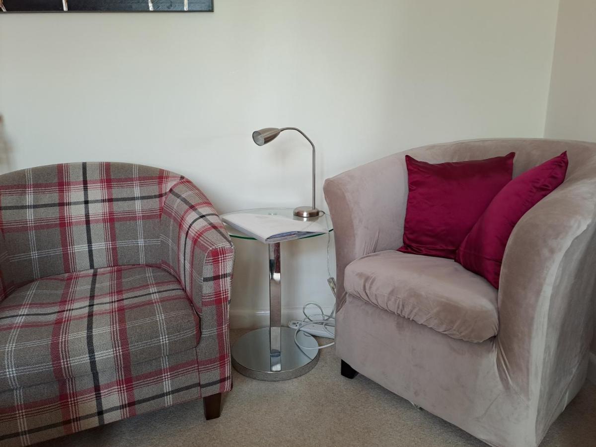 Quiet Comfortable Patcham Studio Free Parking Hallway Shared With Host Apartment Brighton Exterior photo
